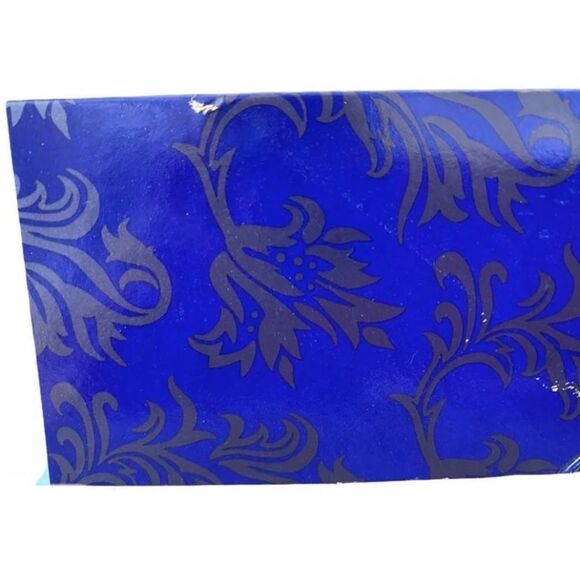 Mattel x Avon Winter Velvet Special Edition Barbie Doll Midnight Blue & Silver - Picture 4 of 4